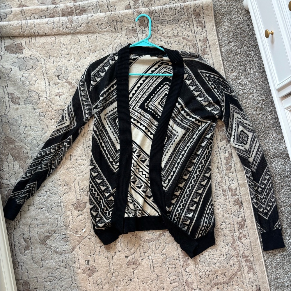 Forever 21 Black and Cream Geometric Cardigan